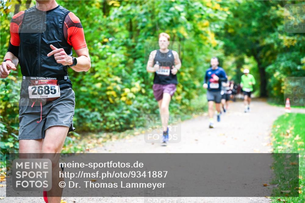 12.10.2025 - Bramfelder Halbmarathon 2025 Dr. Thomas Lammeyer http://msf.ph/oto/9341887 12.10.2025 09:53:18 Laufen 2685 meine-sportfotos.de