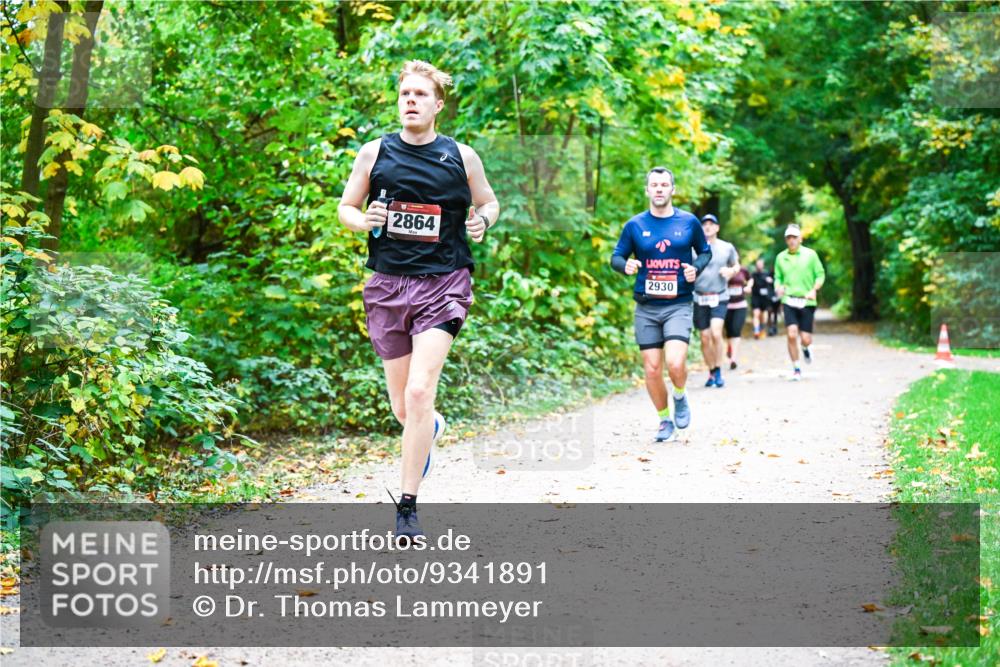 12.10.2025 - Bramfelder Halbmarathon 2025 Dr. Thomas Lammeyer http://msf.ph/oto/9341891 12.10.2025 09:53:19 Laufen 2864, 2930 meine-sportfotos.de