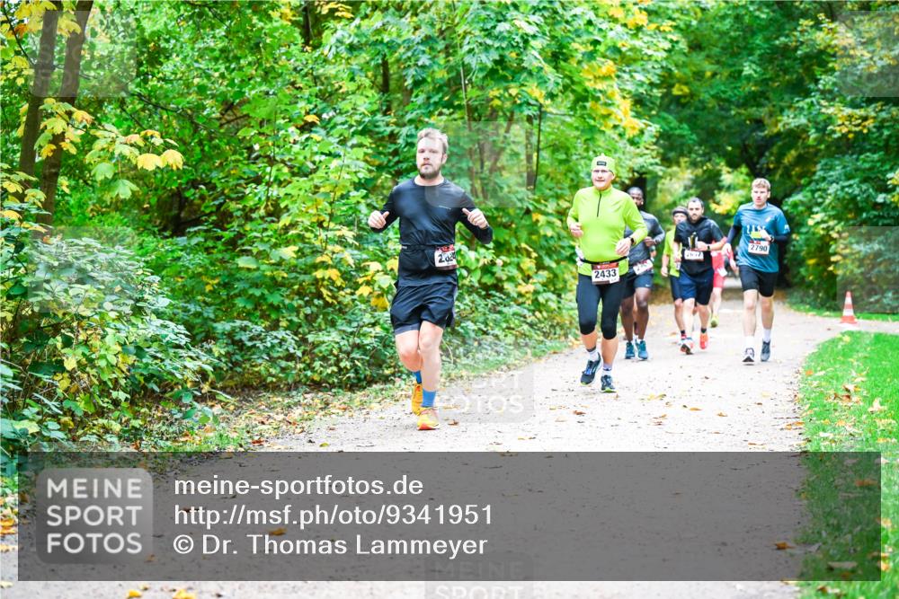 12.10.2025 - Bramfelder Halbmarathon 2025 Dr. Thomas Lammeyer http://msf.ph/oto/9341951 12.10.2025 09:53:30 Laufen 2024, 2433, 7657, 2790 meine-sportfotos.de