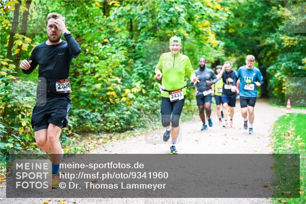 12.10.2025 - Bramfelder Halbmarathon 2025 Dr. Thomas Lammeyer http://msf.ph/oto/9341960 12.10.2025 09:53:31 Laufen 2824, 2433, 2790 meine-sportfotos.de
