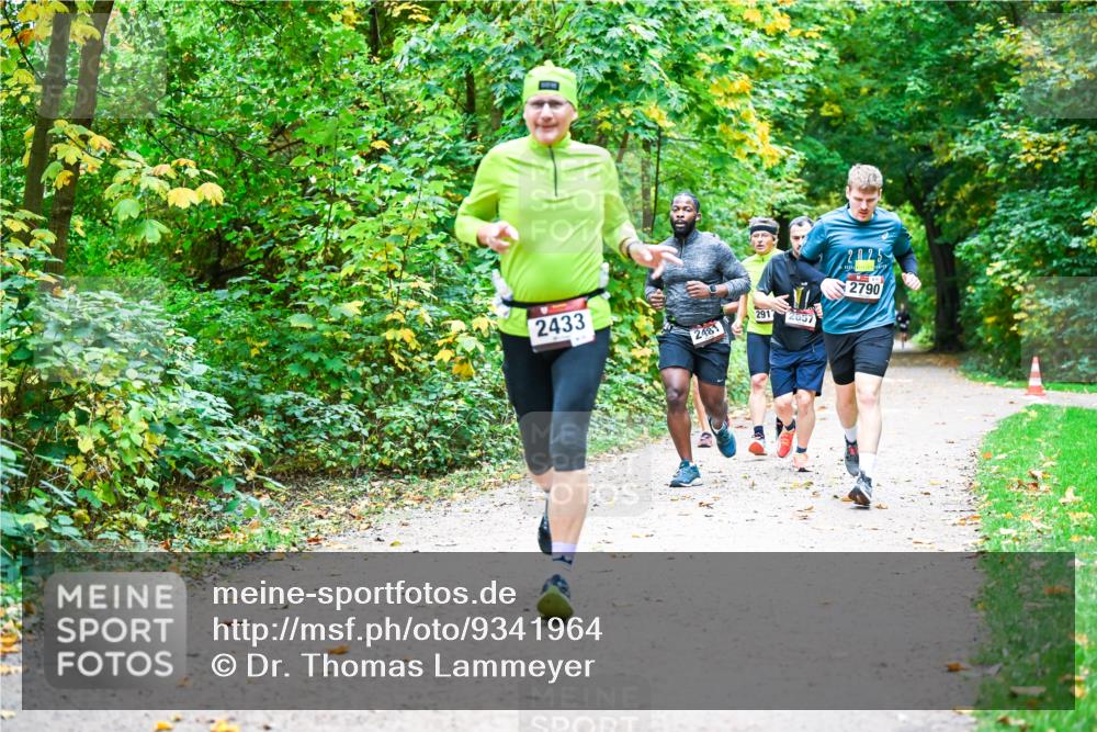 12.10.2025 - Bramfelder Halbmarathon 2025 Dr. Thomas Lammeyer http://msf.ph/oto/9341964 12.10.2025 09:53:32 Laufen 2433, 2481, 2917, 2657, 2790 meine-sportfotos.de