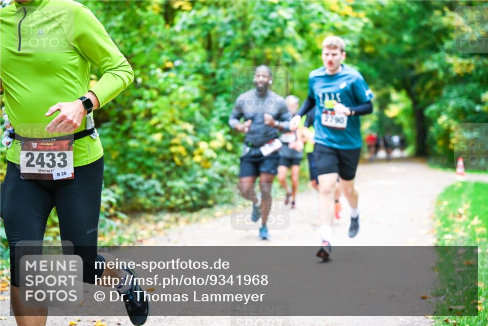 12.10.2025 - Bramfelder Halbmarathon 2025 Dr. Thomas Lammeyer http://msf.ph/oto/9341968 12.10.2025 09:53:33 Laufen 34, 2433, 28, 2790 meine-sportfotos.de