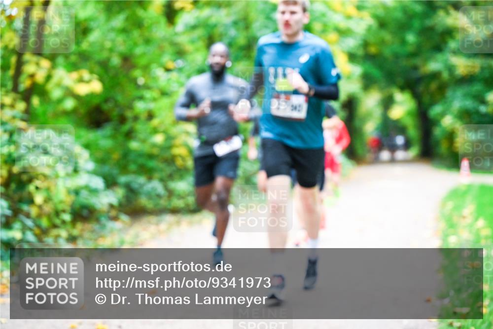12.10.2025 - Bramfelder Halbmarathon 2025 Dr. Thomas Lammeyer http://msf.ph/oto/9341973 12.10.2025 09:53:34 Laufen 274 meine-sportfotos.de