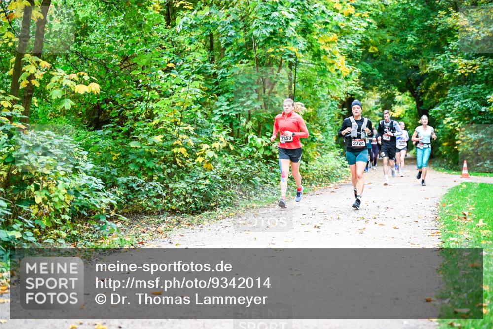 12.10.2025 - Bramfelder Halbmarathon 2025 Dr. Thomas Lammeyer http://msf.ph/oto/9342014 12.10.2025 09:53:46 Laufen 2353, 2724, 2758, 453 meine-sportfotos.de