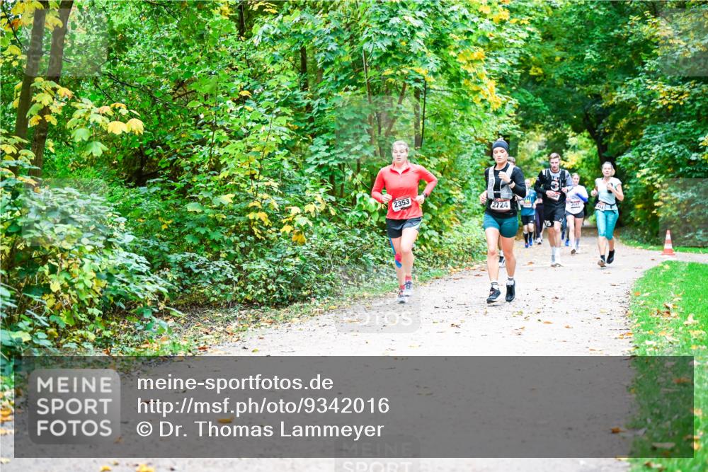 12.10.2025 - Bramfelder Halbmarathon 2025 Dr. Thomas Lammeyer http://msf.ph/oto/9342016 12.10.2025 09:53:47 Laufen 2724 meine-sportfotos.de