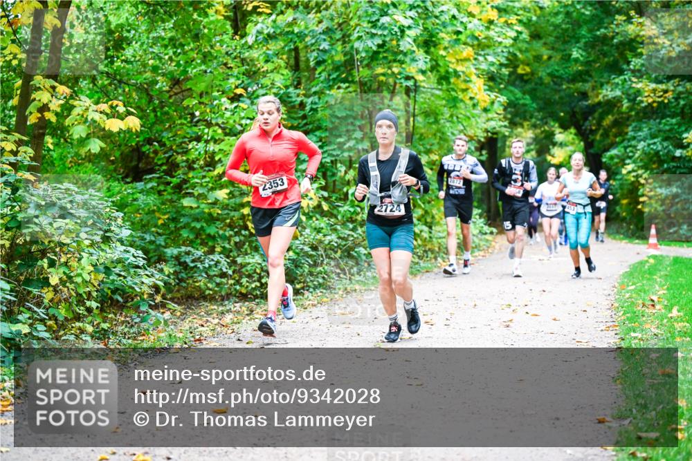 12.10.2025 - Bramfelder Halbmarathon 2025 Dr. Thomas Lammeyer http://msf.ph/oto/9342028 12.10.2025 09:53:48 Laufen 2353, 2724, 188, 2872, 15 meine-sportfotos.de
