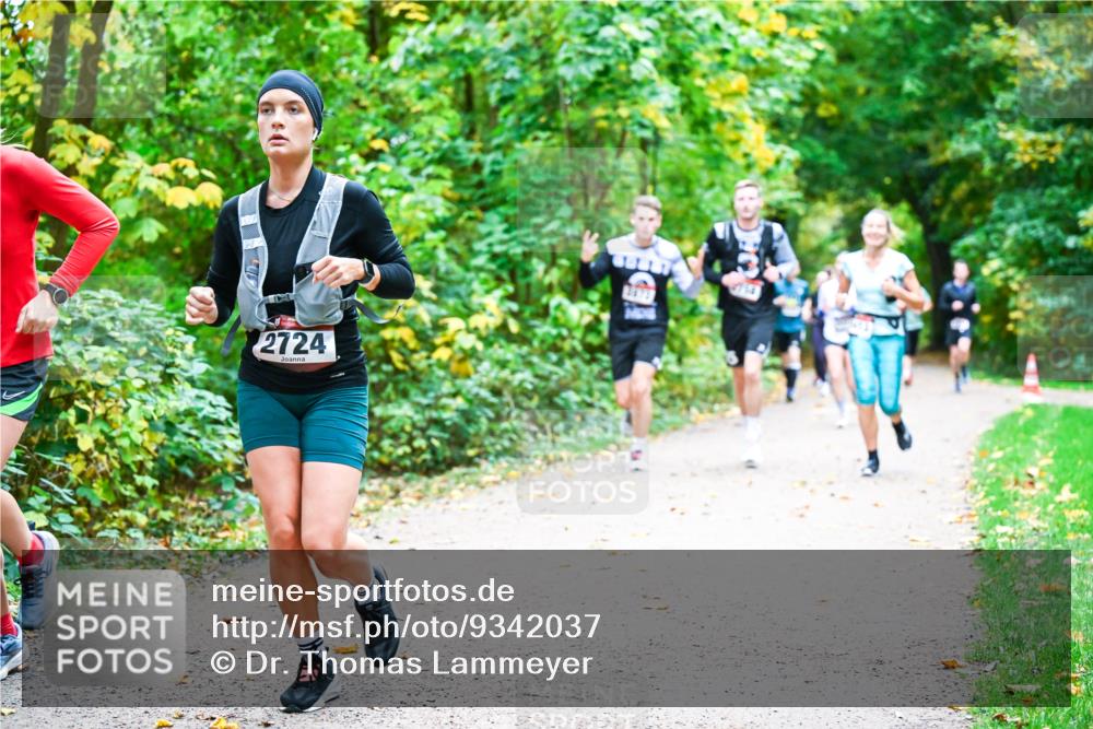 12.10.2025 - Bramfelder Halbmarathon 2025 Dr. Thomas Lammeyer http://msf.ph/oto/9342037 12.10.2025 09:53:50 Laufen 2724, 26727 meine-sportfotos.de