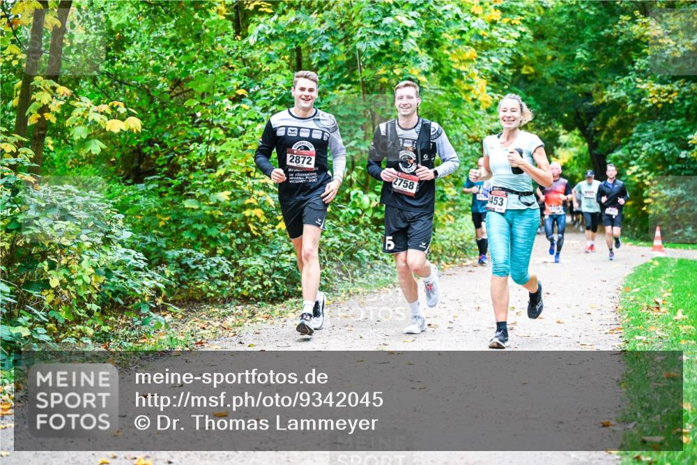 12.10.2025 - Bramfelder Halbmarathon 2025 Dr. Thomas Lammeyer http://msf.ph/oto/9342045 12.10.2025 09:53:51 Laufen 2872, 2758 meine-sportfotos.de
