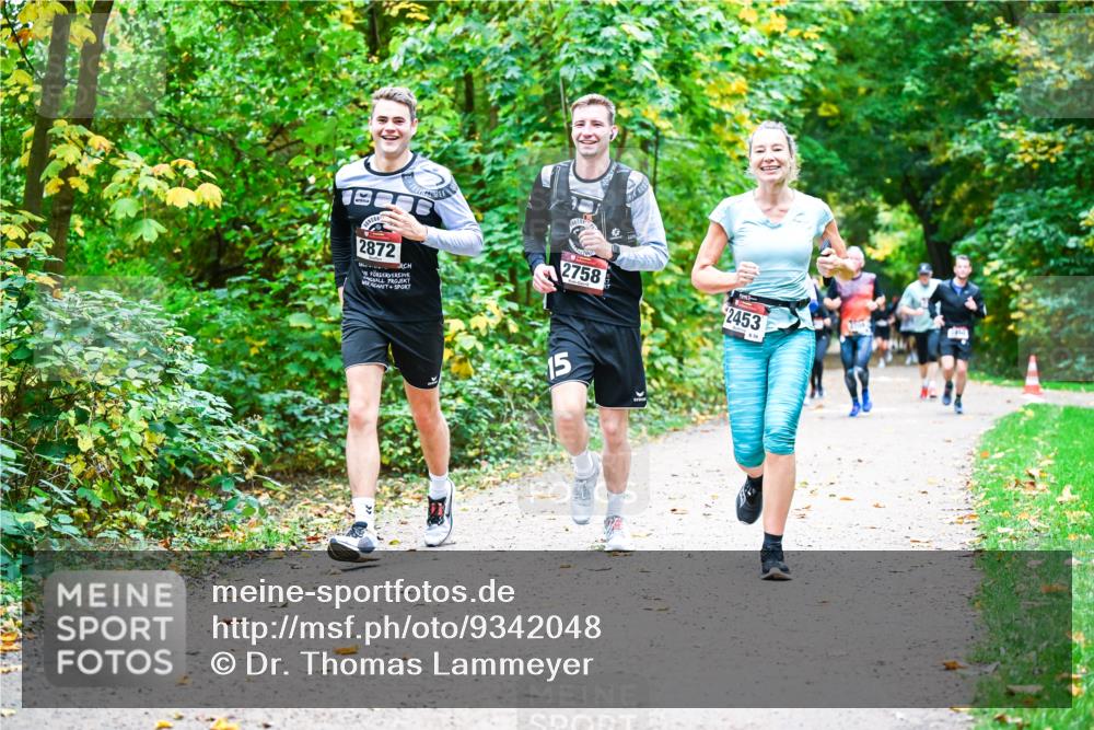 12.10.2025 - Bramfelder Halbmarathon 2025 Dr. Thomas Lammeyer http://msf.ph/oto/9342048 12.10.2025 09:53:51 Laufen 2872, 2758, 15, 2453, 858 meine-sportfotos.de