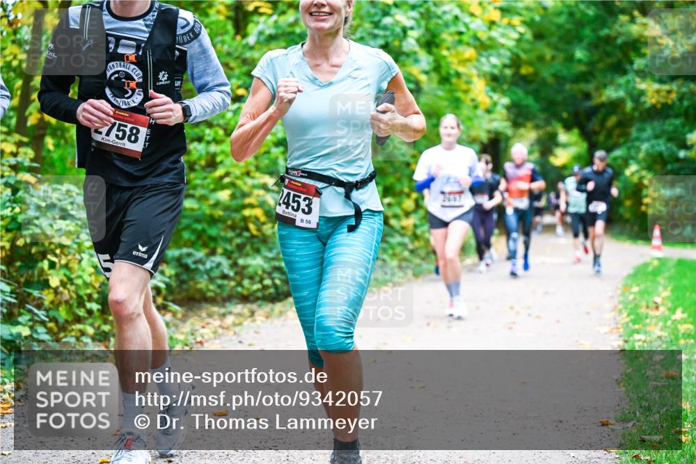 12.10.2025 - Bramfelder Halbmarathon 2025 Dr. Thomas Lammeyer http://msf.ph/oto/9342057 12.10.2025 09:53:53 Laufen 600, 758, 453, 58 meine-sportfotos.de