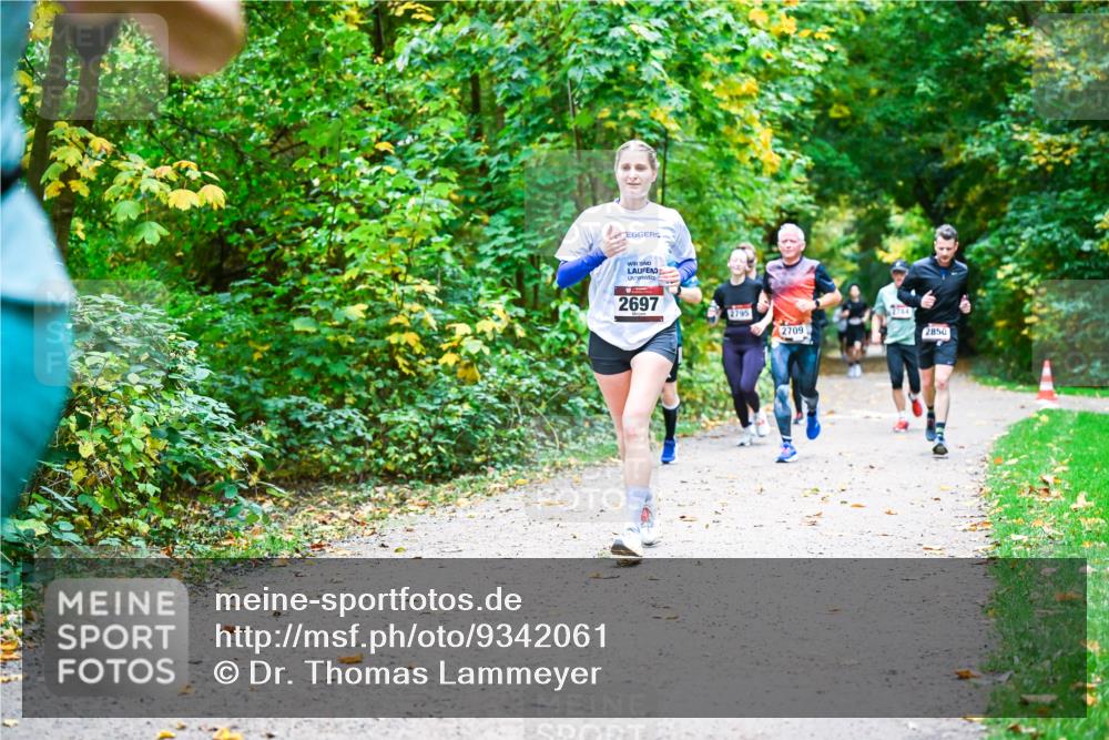 12.10.2025 - Bramfelder Halbmarathon 2025 Dr. Thomas Lammeyer http://msf.ph/oto/9342061 12.10.2025 09:53:53 Laufen 2697, 2795, 2709, 2764, 2850 meine-sportfotos.de