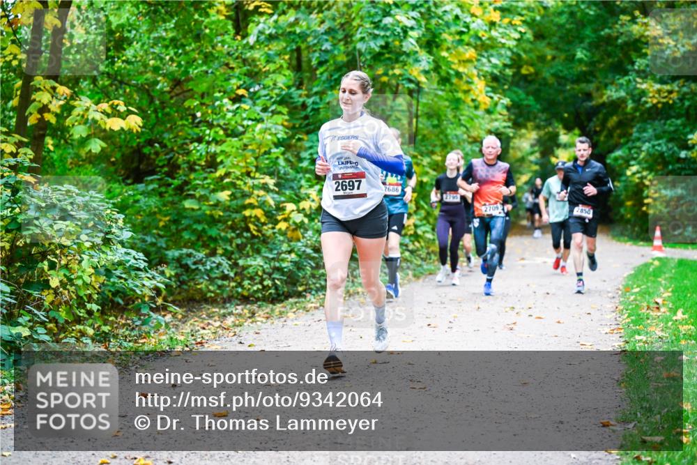 12.10.2025 - Bramfelder Halbmarathon 2025 Dr. Thomas Lammeyer http://msf.ph/oto/9342064 12.10.2025 09:53:54 Laufen 2697, 2686, 2795, 27092, 2850 meine-sportfotos.de