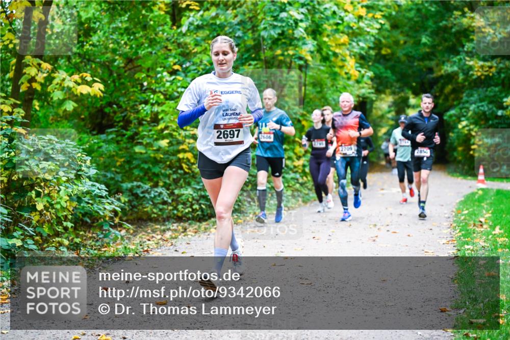 12.10.2025 - Bramfelder Halbmarathon 2025 Dr. Thomas Lammeyer http://msf.ph/oto/9342066 12.10.2025 09:53:54 Laufen 2697, 2686, 2765, 2709, 2850 meine-sportfotos.de