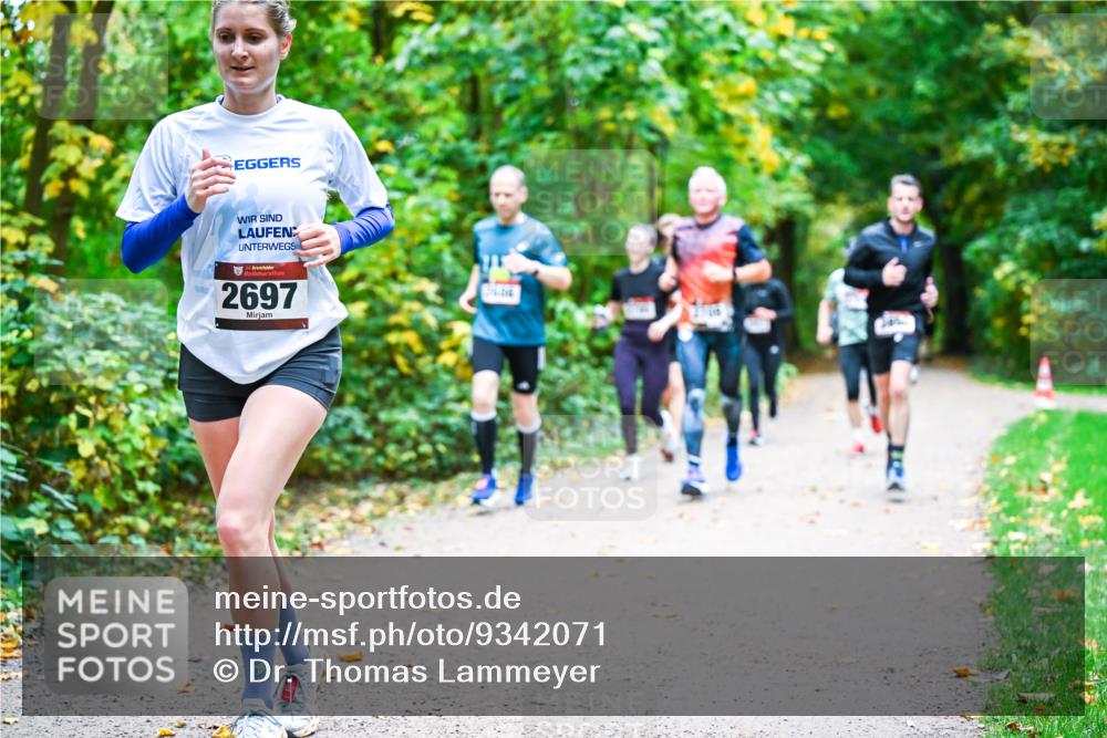 12.10.2025 - Bramfelder Halbmarathon 2025 Dr. Thomas Lammeyer http://msf.ph/oto/9342071 12.10.2025 09:53:55 Laufen 2697 meine-sportfotos.de
