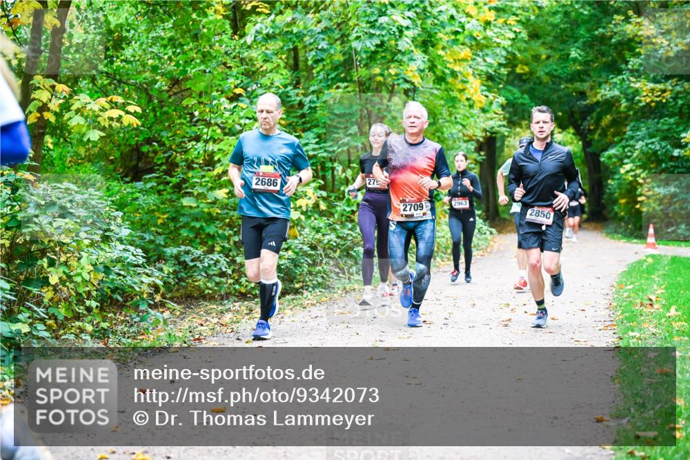 12.10.2025 - Bramfelder Halbmarathon 2025 Dr. Thomas Lammeyer http://msf.ph/oto/9342073 12.10.2025 09:53:55 Laufen 2686, 27, 2709, 2963, 2850 meine-sportfotos.de