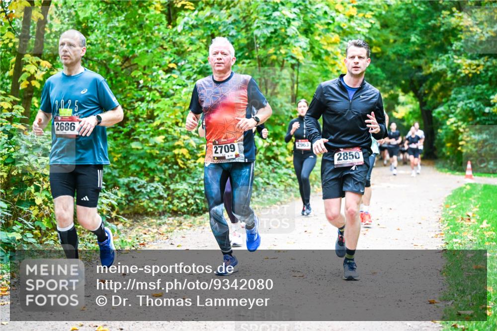 12.10.2025 - Bramfelder Halbmarathon 2025 Dr. Thomas Lammeyer http://msf.ph/oto/9342080 12.10.2025 09:53:57 Laufen 2025, 2686, 2709, 14, 2963, 2850 meine-sportfotos.de