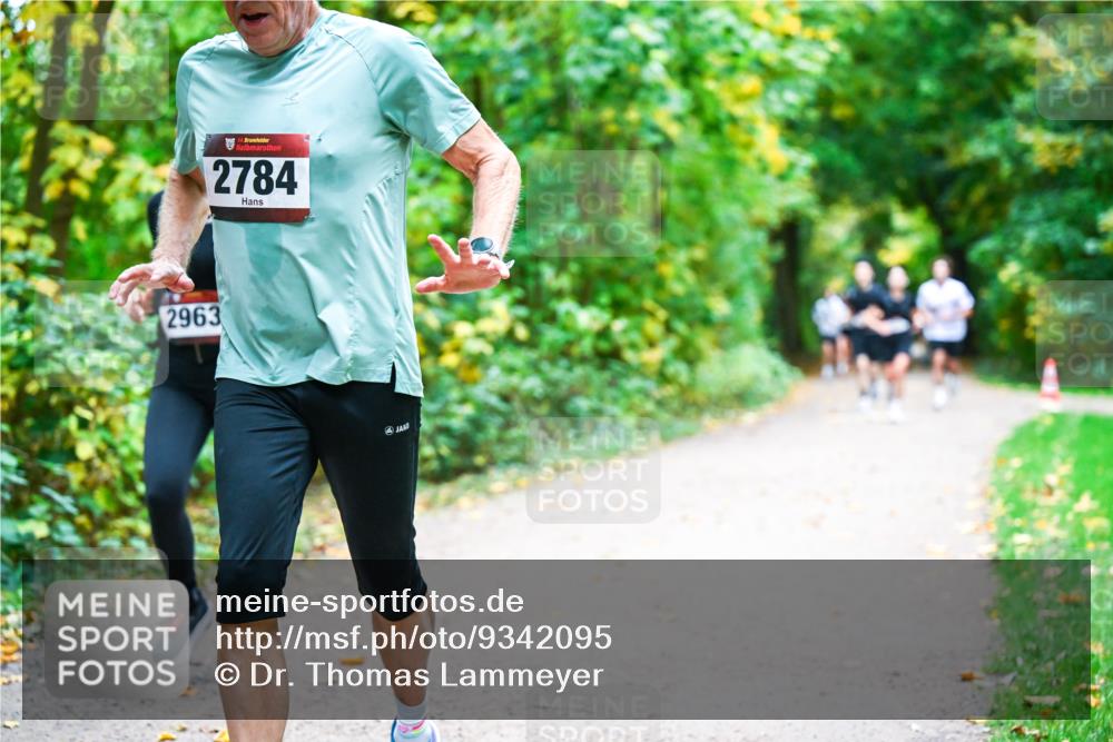 12.10.2025 - Bramfelder Halbmarathon 2025 Dr. Thomas Lammeyer http://msf.ph/oto/9342095 12.10.2025 09:53:59 Laufen 2963, 34, 2784 meine-sportfotos.de