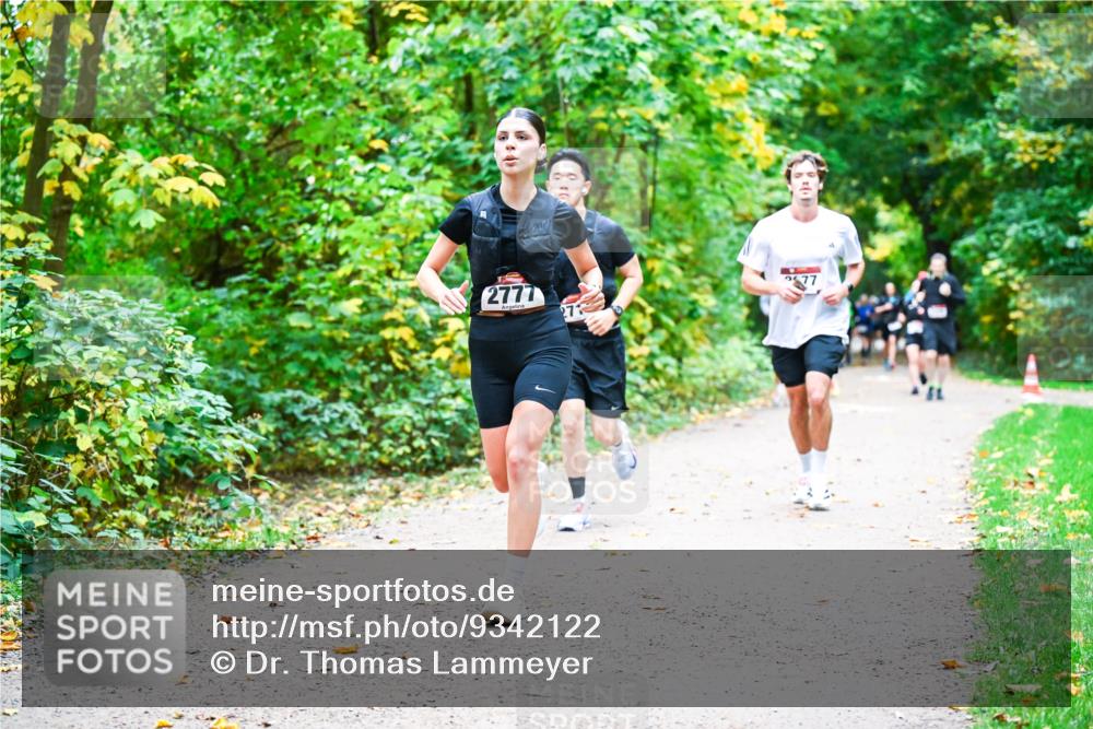 12.10.2025 - Bramfelder Halbmarathon 2025 Dr. Thomas Lammeyer http://msf.ph/oto/9342122 12.10.2025 09:54:04 Laufen 2777 meine-sportfotos.de