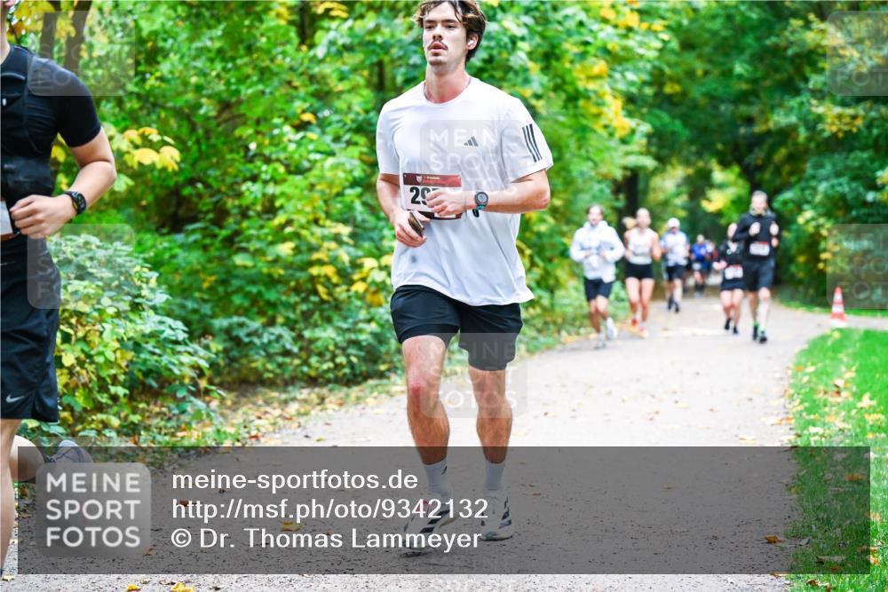 12.10.2025 - Bramfelder Halbmarathon 2025 Dr. Thomas Lammeyer http://msf.ph/oto/9342132 12.10.2025 09:54:06 Laufen  meine-sportfotos.de
