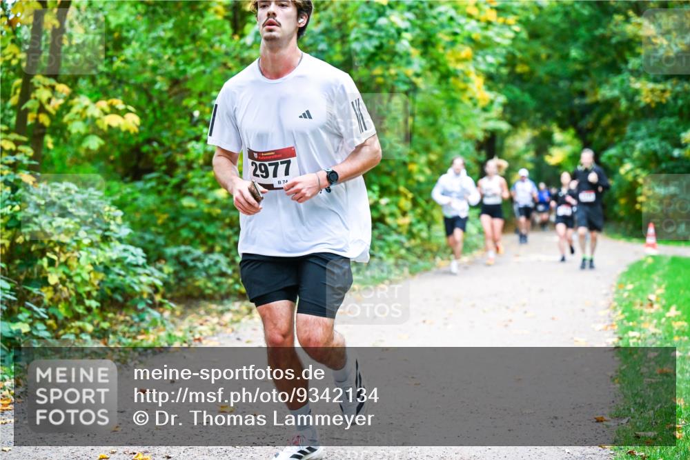 12.10.2025 - Bramfelder Halbmarathon 2025 Dr. Thomas Lammeyer http://msf.ph/oto/9342134 12.10.2025 09:54:06 Laufen 2977, 74 meine-sportfotos.de