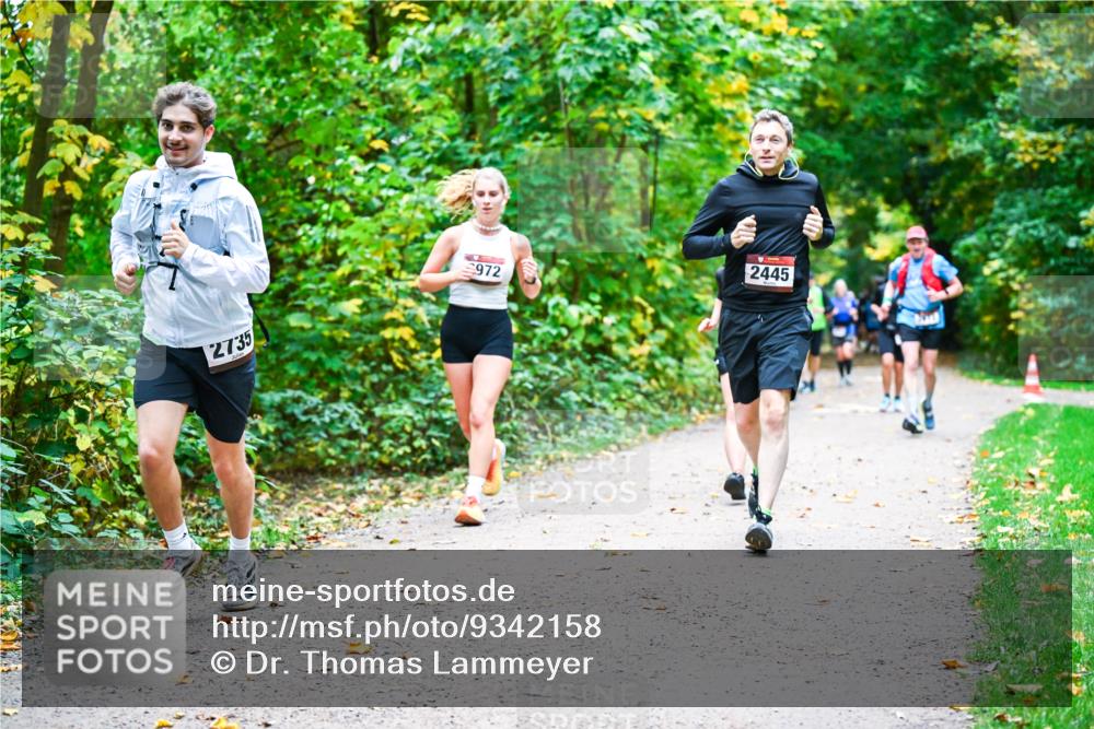 12.10.2025 - Bramfelder Halbmarathon 2025 Dr. Thomas Lammeyer http://msf.ph/oto/9342158 12.10.2025 09:54:10 Laufen 972, 2445, 2735 meine-sportfotos.de