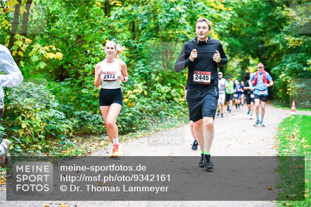12.10.2025 - Bramfelder Halbmarathon 2025 Dr. Thomas Lammeyer http://msf.ph/oto/9342161 12.10.2025 09:54:11 Laufen 2445, 2972 meine-sportfotos.de