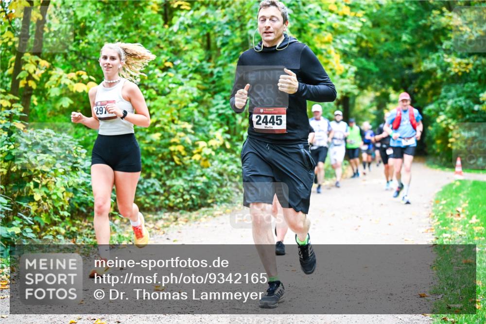 12.10.2025 - Bramfelder Halbmarathon 2025 Dr. Thomas Lammeyer http://msf.ph/oto/9342165 12.10.2025 09:54:11 Laufen 297, 2445 meine-sportfotos.de