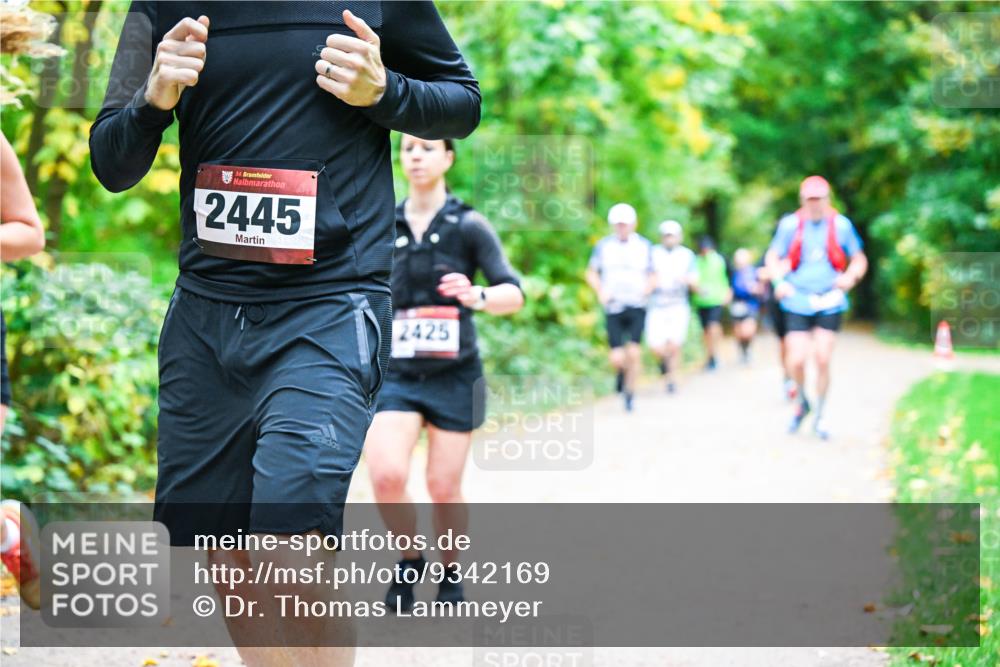 12.10.2025 - Bramfelder Halbmarathon 2025 Dr. Thomas Lammeyer http://msf.ph/oto/9342169 12.10.2025 09:54:12 Laufen 34, 2445, 2425 meine-sportfotos.de