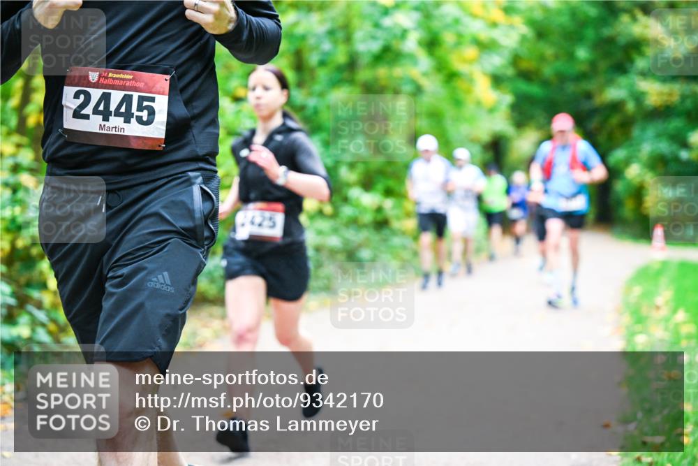 12.10.2025 - Bramfelder Halbmarathon 2025 Dr. Thomas Lammeyer http://msf.ph/oto/9342170 12.10.2025 09:54:12 Laufen 34, 2445, 2425 meine-sportfotos.de