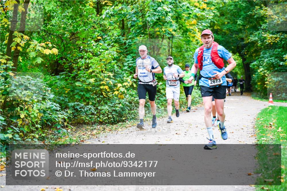 12.10.2025 - Bramfelder Halbmarathon 2025 Dr. Thomas Lammeyer http://msf.ph/oto/9342177 12.10.2025 09:54:14 Laufen 05, 11, 2023, 2526, 2673 meine-sportfotos.de