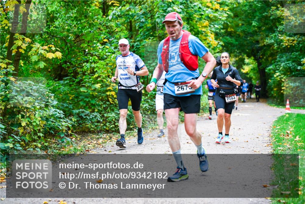 12.10.2025 - Bramfelder Halbmarathon 2025 Dr. Thomas Lammeyer http://msf.ph/oto/9342182 12.10.2025 09:54:14 Laufen 05, 11, 2023, 245, 102, 2673, 2563 meine-sportfotos.de