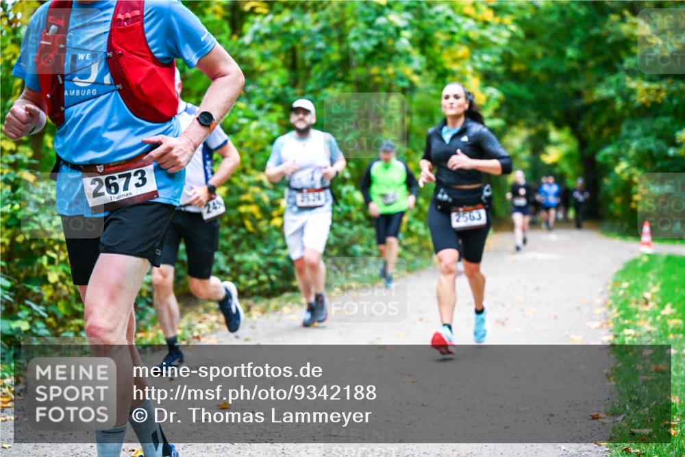 12.10.2025 - Bramfelder Halbmarathon 2025 Dr. Thomas Lammeyer http://msf.ph/oto/9342188 12.10.2025 09:54:15 Laufen 2673, 245, 2563 meine-sportfotos.de