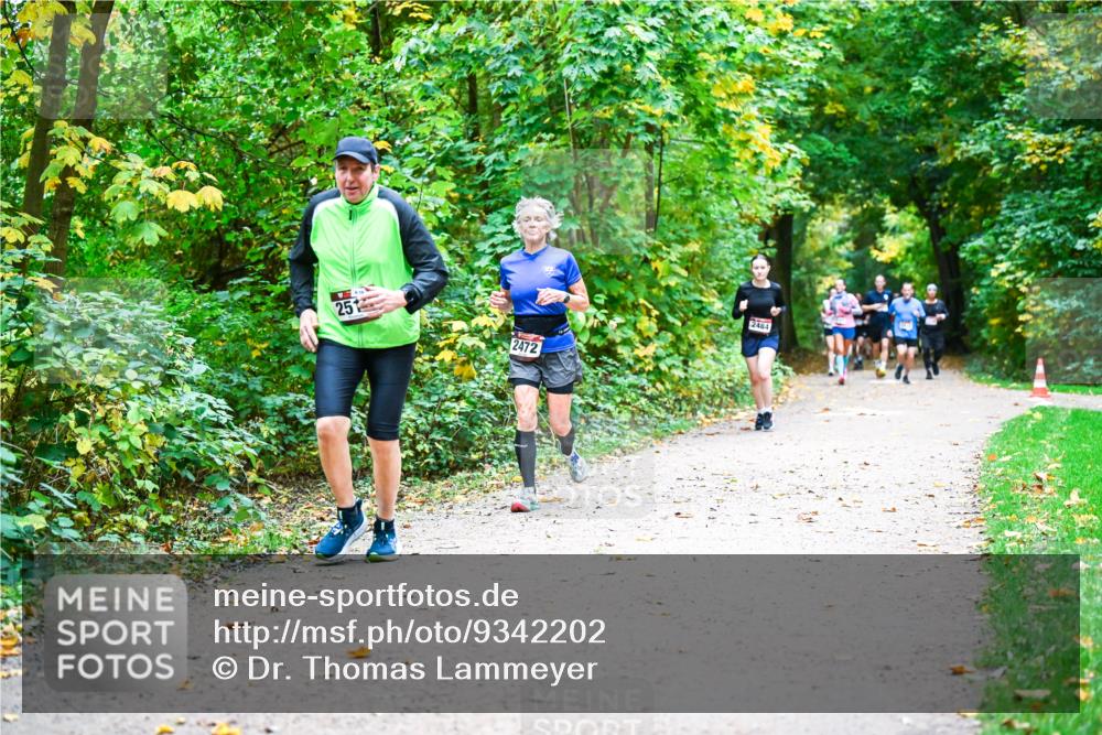 12.10.2025 - Bramfelder Halbmarathon 2025 Dr. Thomas Lammeyer http://msf.ph/oto/9342202 12.10.2025 09:54:18 Laufen 25, 2472, 2484 meine-sportfotos.de