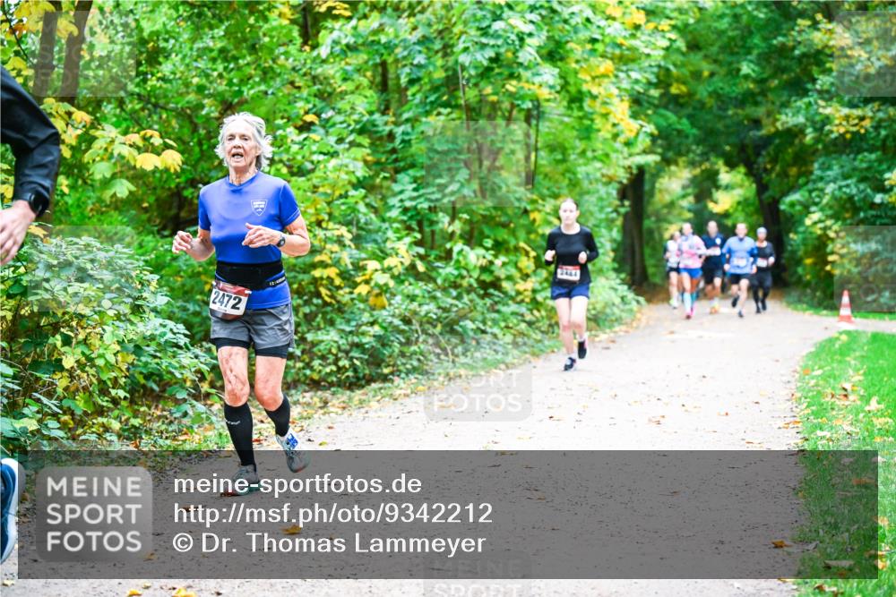 12.10.2025 - Bramfelder Halbmarathon 2025 Dr. Thomas Lammeyer http://msf.ph/oto/9342212 12.10.2025 09:54:19 Laufen 2472, 2464 meine-sportfotos.de