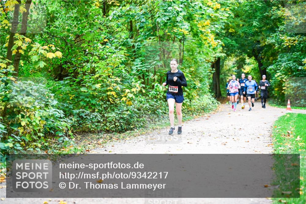 12.10.2025 - Bramfelder Halbmarathon 2025 Dr. Thomas Lammeyer http://msf.ph/oto/9342217 12.10.2025 09:54:20 Laufen 2484 meine-sportfotos.de