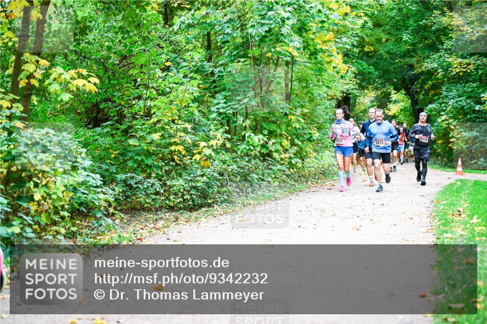 12.10.2025 - Bramfelder Halbmarathon 2025 Dr. Thomas Lammeyer http://msf.ph/oto/9342232 12.10.2025 09:54:23 Laufen 2581, 2812, 2436 meine-sportfotos.de