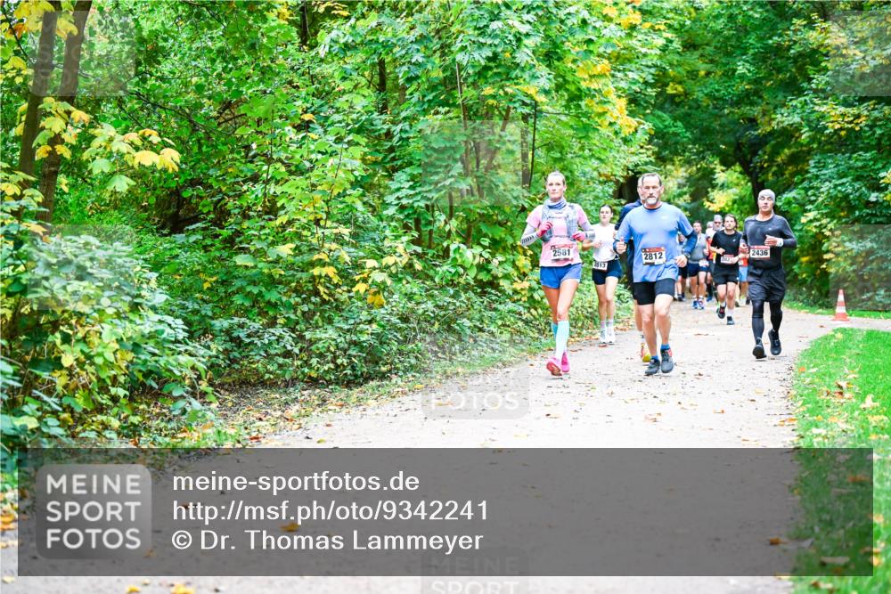 12.10.2025 - Bramfelder Halbmarathon 2025 Dr. Thomas Lammeyer http://msf.ph/oto/9342241 12.10.2025 09:54:25 Laufen 2581, 2436, 2812, 2813 meine-sportfotos.de