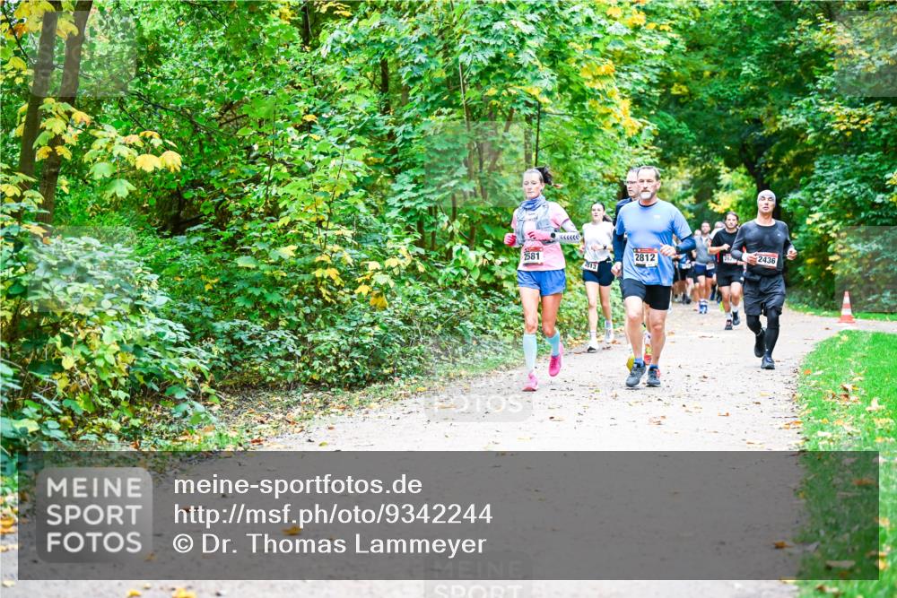 12.10.2025 - Bramfelder Halbmarathon 2025 Dr. Thomas Lammeyer http://msf.ph/oto/9342244 12.10.2025 09:54:25 Laufen 2581, 813, 2812, 2436 meine-sportfotos.de