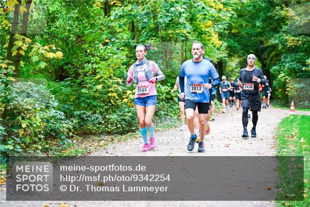 12.10.2025 - Bramfelder Halbmarathon 2025 Dr. Thomas Lammeyer http://msf.ph/oto/9342254 12.10.2025 09:54:26 Laufen 2581, 2812, 2436 meine-sportfotos.de