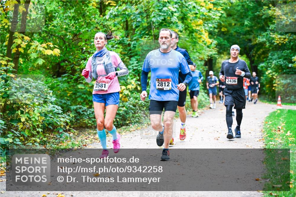 12.10.2025 - Bramfelder Halbmarathon 2025 Dr. Thomas Lammeyer http://msf.ph/oto/9342258 12.10.2025 09:54:27 Laufen 2581, 2812, 89, 09, 2436 meine-sportfotos.de