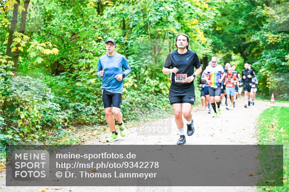 12.10.2025 - Bramfelder Halbmarathon 2025 Dr. Thomas Lammeyer http://msf.ph/oto/9342278 12.10.2025 09:54:30 Laufen 2829 meine-sportfotos.de