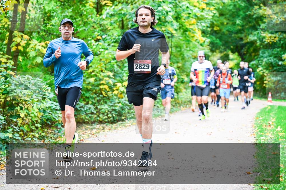 12.10.2025 - Bramfelder Halbmarathon 2025 Dr. Thomas Lammeyer http://msf.ph/oto/9342284 12.10.2025 09:54:31 Laufen 2829 meine-sportfotos.de