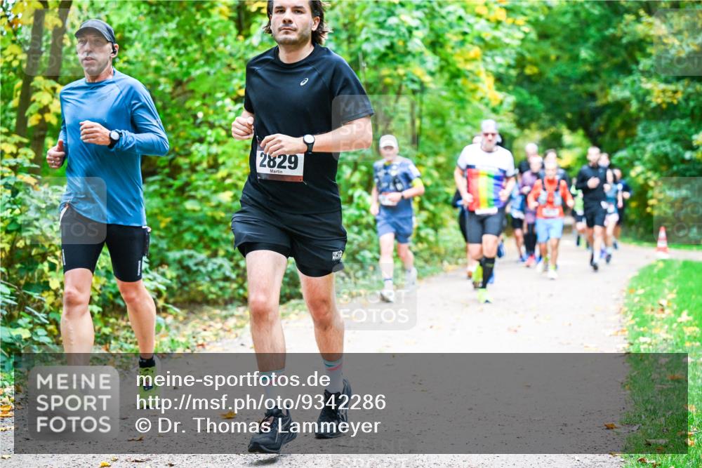 12.10.2025 - Bramfelder Halbmarathon 2025 Dr. Thomas Lammeyer http://msf.ph/oto/9342286 12.10.2025 09:54:32 Laufen 2829 meine-sportfotos.de