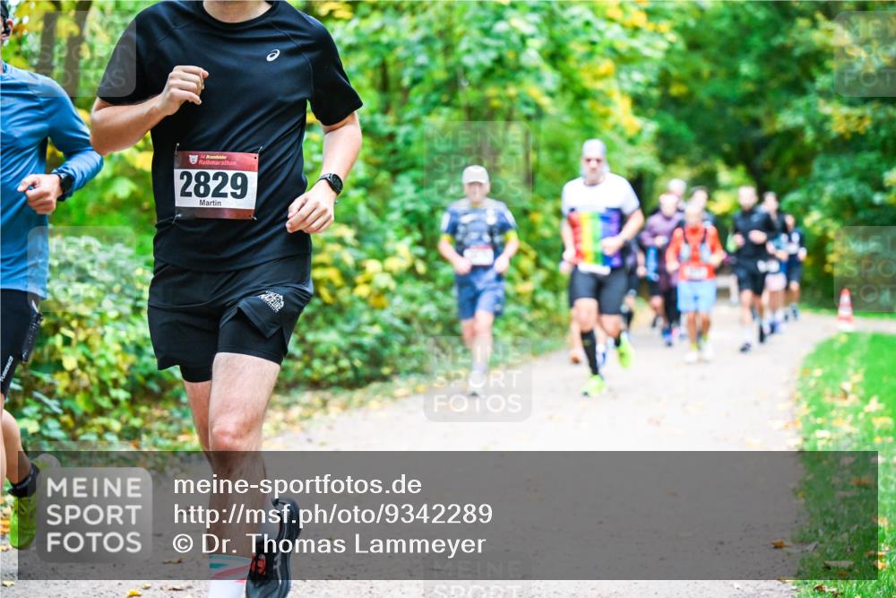 12.10.2025 - Bramfelder Halbmarathon 2025 Dr. Thomas Lammeyer http://msf.ph/oto/9342289 12.10.2025 09:54:32 Laufen 34, 2829 meine-sportfotos.de