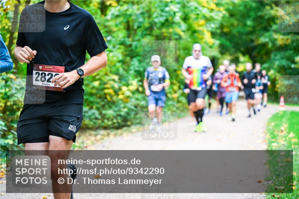 12.10.2025 - Bramfelder Halbmarathon 2025 Dr. Thomas Lammeyer http://msf.ph/oto/9342290 12.10.2025 09:54:32 Laufen 34, 282 meine-sportfotos.de