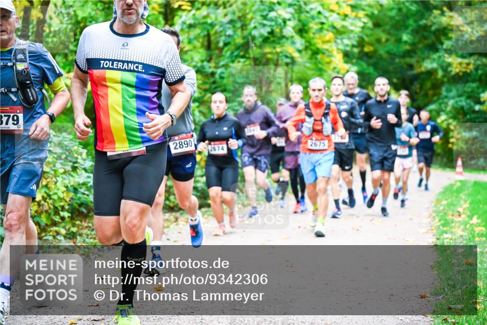 12.10.2025 - Bramfelder Halbmarathon 2025 Dr. Thomas Lammeyer http://msf.ph/oto/9342306 12.10.2025 09:54:35 Laufen 879, 2890, 2674, 2675 meine-sportfotos.de