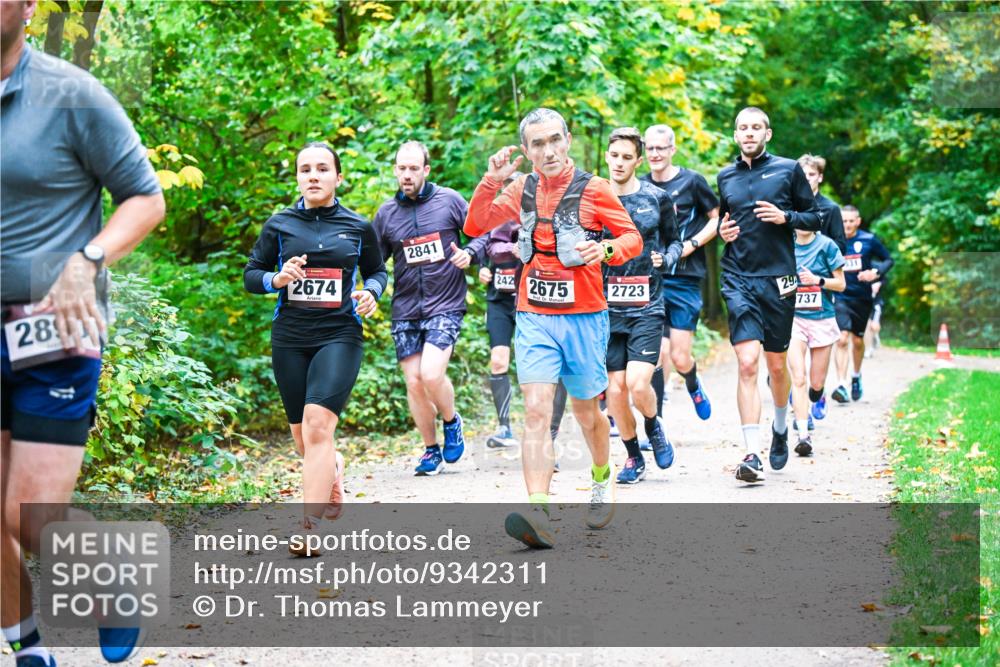 12.10.2025 - Bramfelder Halbmarathon 2025 Dr. Thomas Lammeyer http://msf.ph/oto/9342311 12.10.2025 09:54:36 Laufen 2841, 2674, 242, 2675, 2723, 289, 294, 737 meine-sportfotos.de