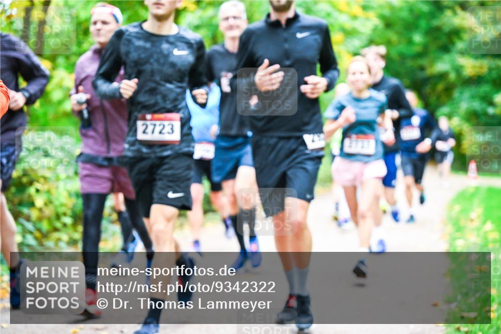 12.10.2025 - Bramfelder Halbmarathon 2025 Dr. Thomas Lammeyer http://msf.ph/oto/9342322 12.10.2025 09:54:37 Laufen 2723 meine-sportfotos.de