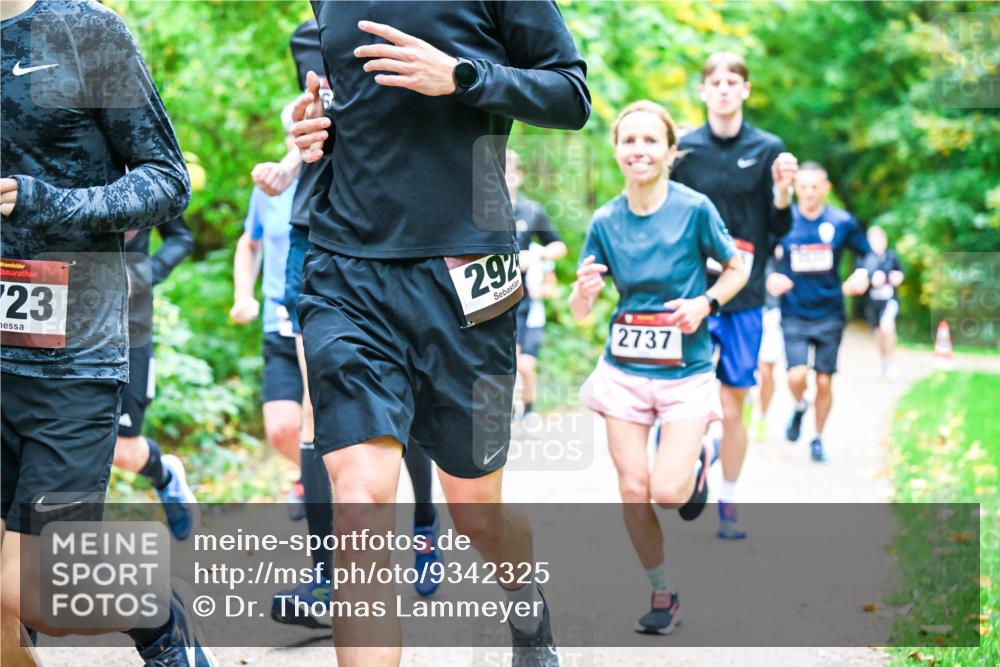 12.10.2025 - Bramfelder Halbmarathon 2025 Dr. Thomas Lammeyer http://msf.ph/oto/9342325 12.10.2025 09:54:38 Laufen 23, 29, 2737 meine-sportfotos.de