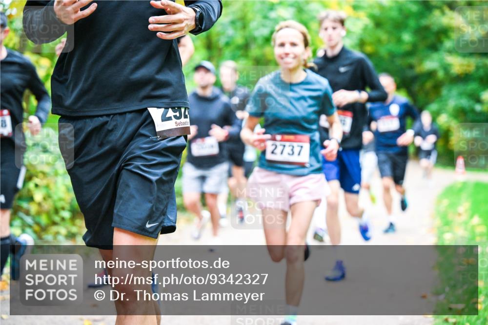 12.10.2025 - Bramfelder Halbmarathon 2025 Dr. Thomas Lammeyer http://msf.ph/oto/9342327 12.10.2025 09:54:38 Laufen 494, 2737 meine-sportfotos.de